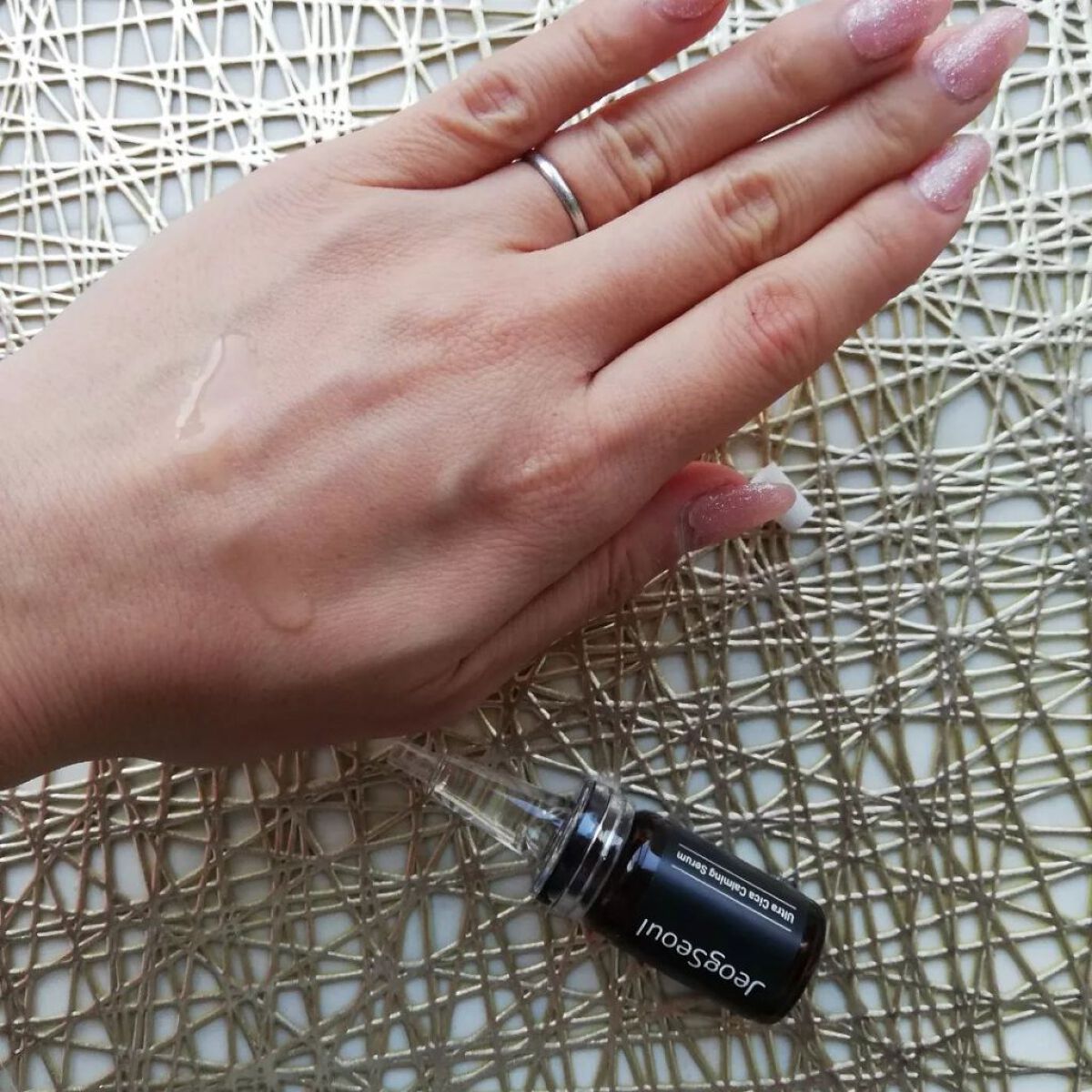 ウルトラシカ カーミングセラム/JeogSeoul/美容液を使ったクチコミ（2枚目）