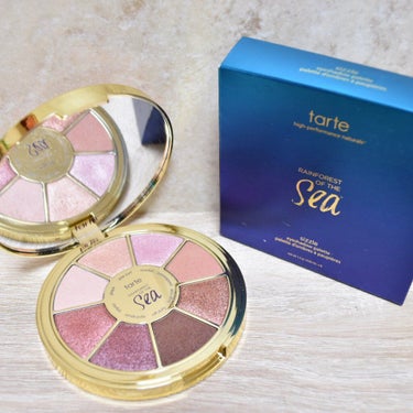 tarte RAIN FOREST OF THE Seaのクチコミ「夕暮れ時をイメージしたローズ系とゴールド系のアイシャドウパレット。

以前ご紹介した【Rain.....」（1枚目）