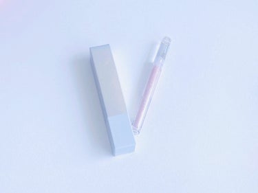 FOCALLURE  フェアリーグリッターライナー
color  S07 フェアリーピンクベリル



涙袋用のグリッターを探していてこちらを見つけました！

ピンクっぽいけど偏光っぽいラメが好きで、このフェアリーピンクベリルはピッタリな色味でした🌷

ブラシはシリコンの筆で細くて塗りやすいです◎

パッケージがキラキラですごく可愛いです🫧





#FOCALLURE
#フェアリーグリッターライナー
#S07フェアリーピンクベリルの画像 その0