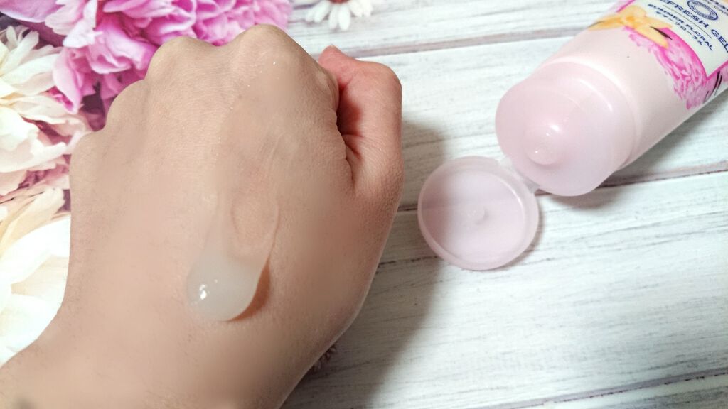 リフレッシュジェル サマーフローラル/ジョンソンボディケア/ボディローションを使ったクチコミ(3枚目)