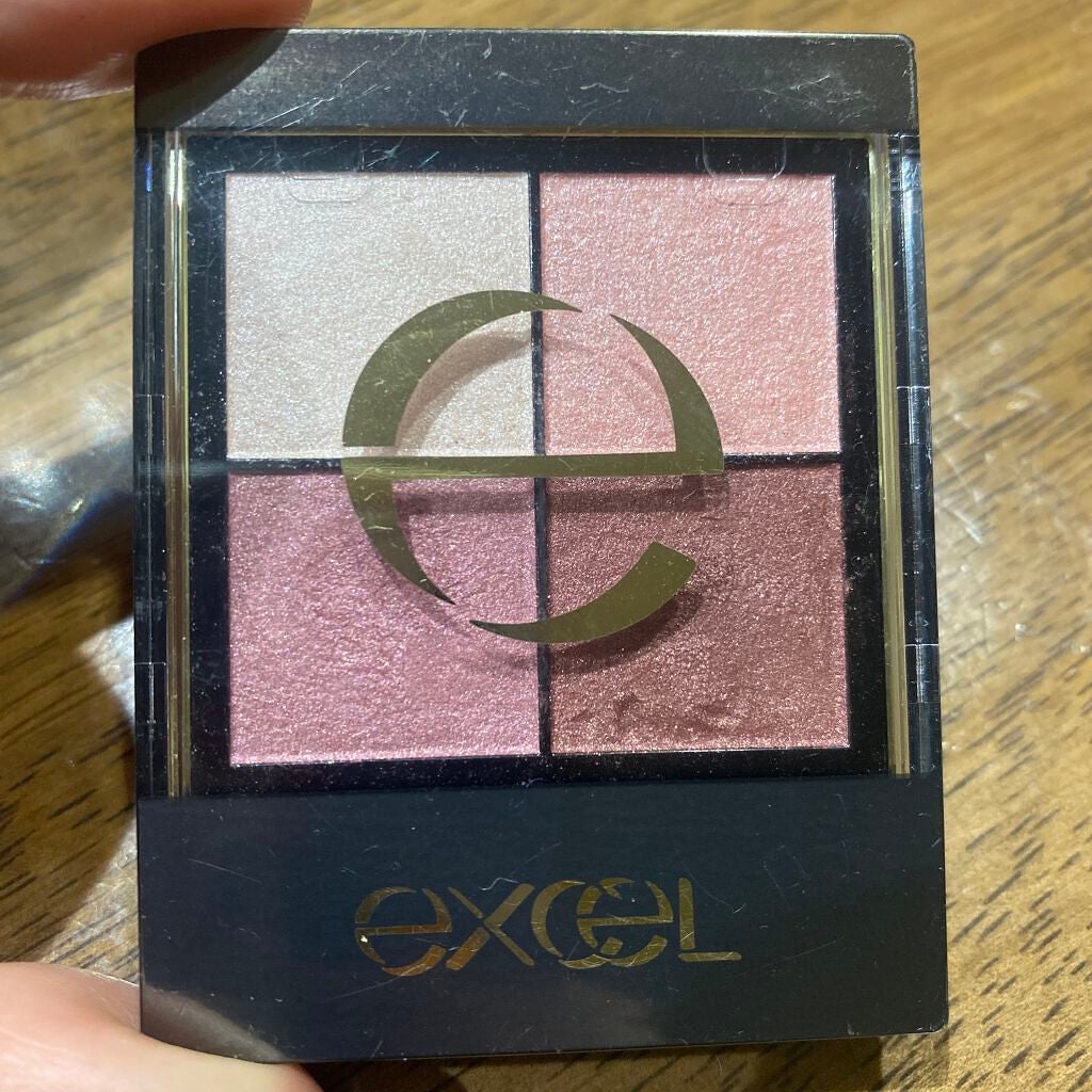 みとん on LIPS 「リアルクローズシャドウ!!!最近ブルベな気がしてなやんでいます..」(1枚目)