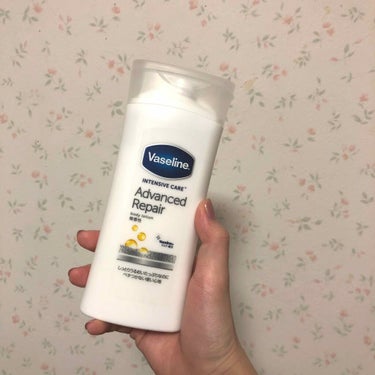 Vaseline アドバンスドリペアボディーローション

朝までしっとり
しっとりすぎて好き嫌い分かれるかも？