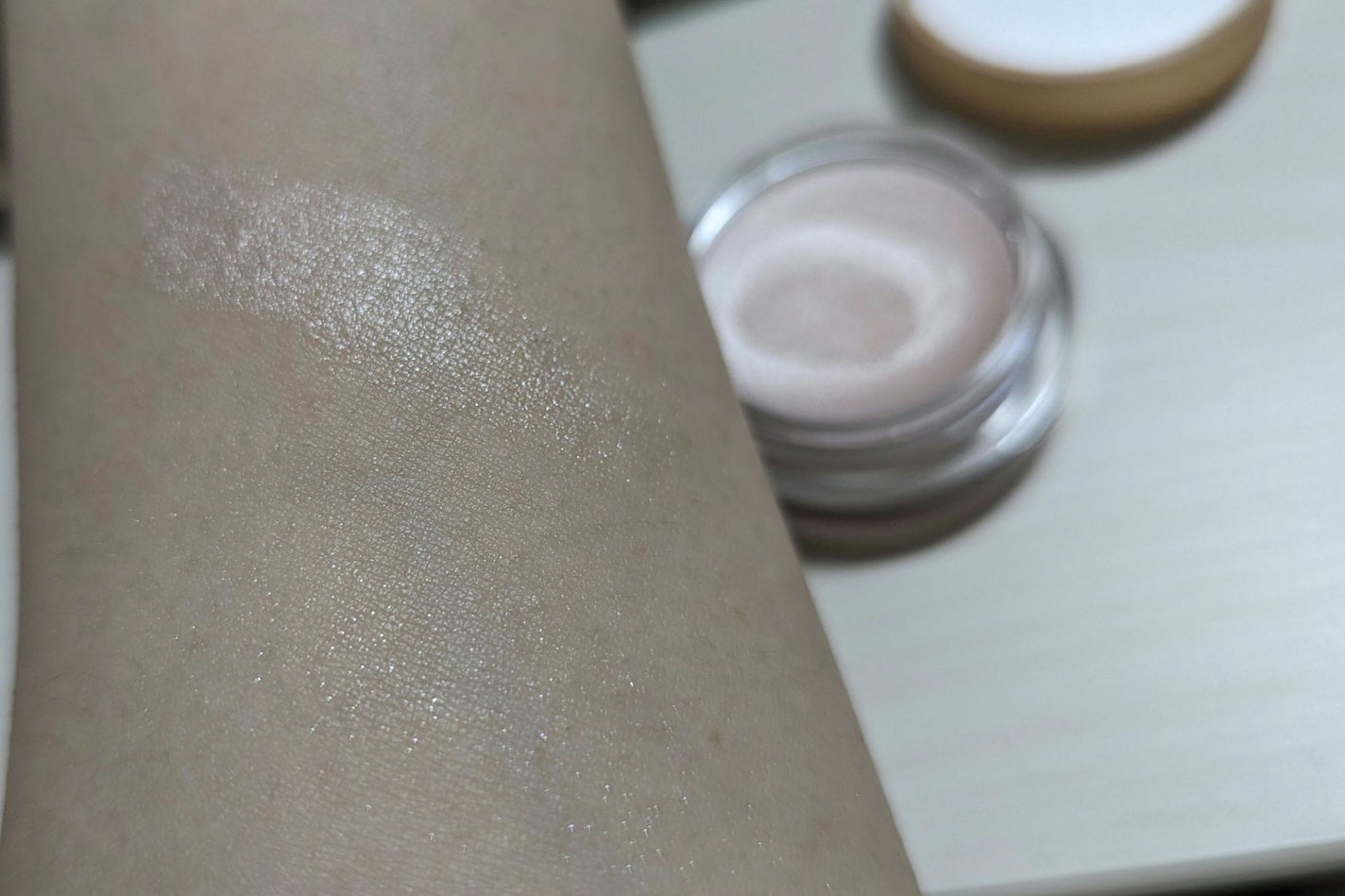 ミネラルラディアントスキンバーム/エトヴォス/クリームハイライトを使ったクチコミ(4枚目)