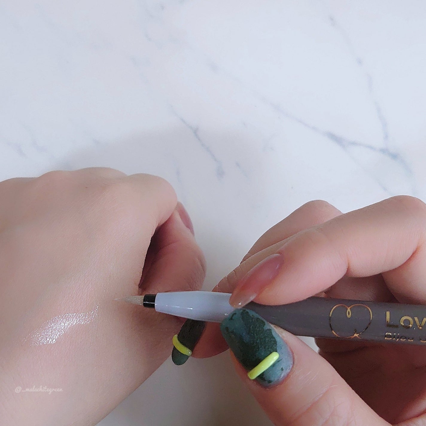 リキッドアイライナー ビジューグリッターエディション/ラブ・ライナー/リキッドアイライナーを使ったクチコミ(2枚目)