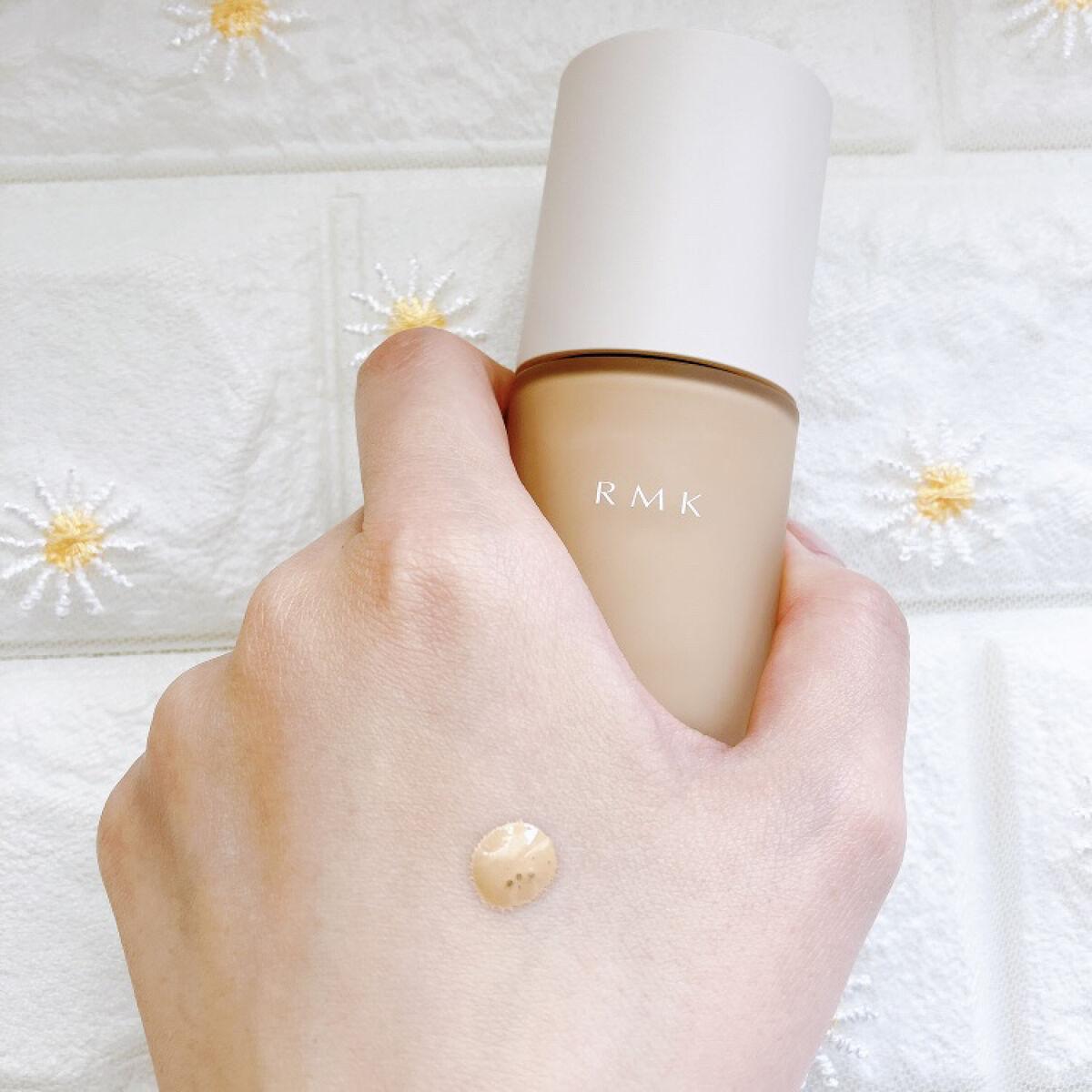 RMK リクイドファンデーション フローレスカバレッジ/RMK/リキッドファンデーションを使ったクチコミ（2枚目）