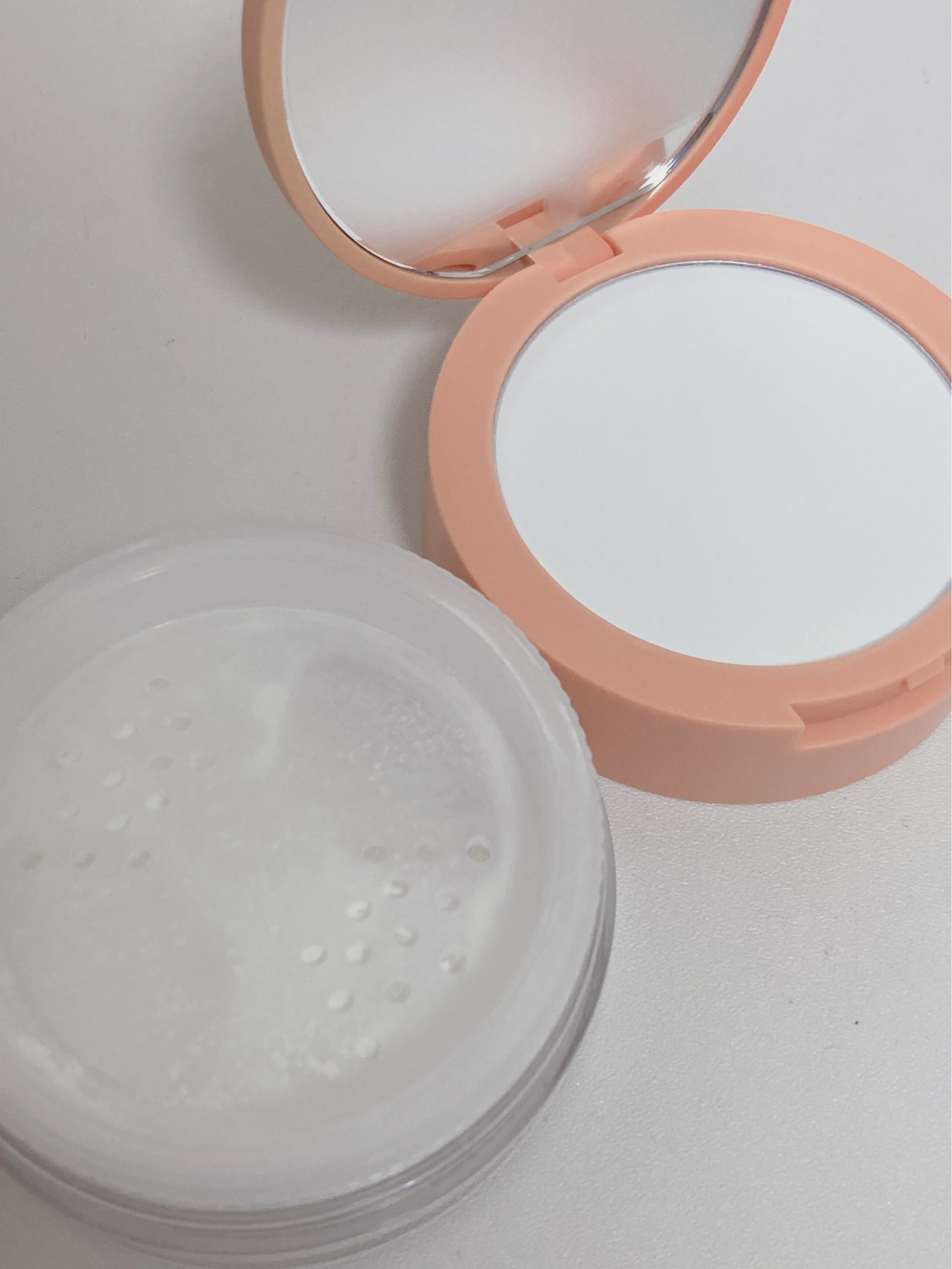 FACE&UNDER EYE SETTING POWDER DUO/SHEGLAM/ルースパウダーを使ったクチコミ（3枚目）