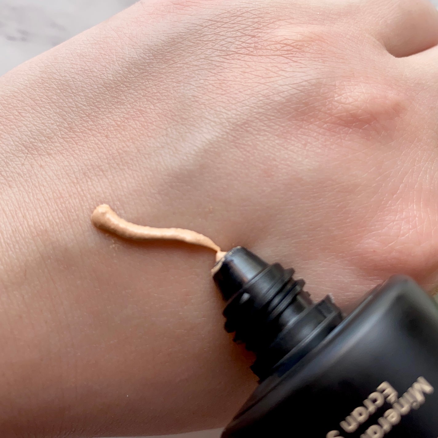 CR ナチュラル マット モイスチャライザー/bareMinerals/クリーム・エマルジョンファンデーションを使ったクチコミ(3枚目)