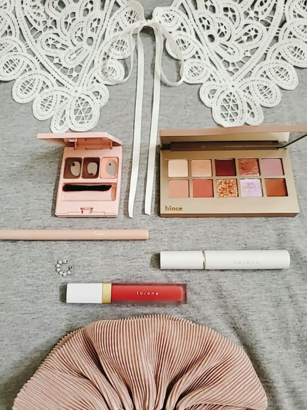 トーン ペタル エッセンス カラー バター 04 ブライトピンク/to/one/リップグロスを使ったクチコミ（2枚目）