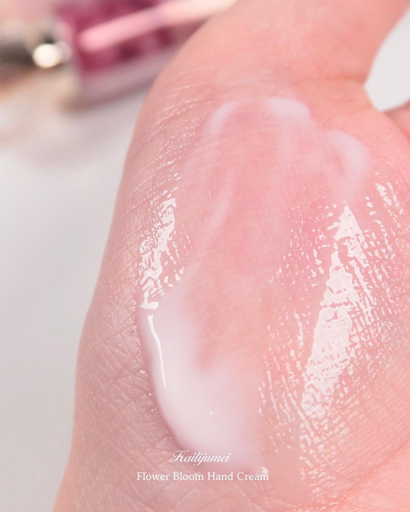 フラワーリップ 日本限定ピンクゴールドモデル/Kailijumei/口紅を使ったクチコミ(8枚目)