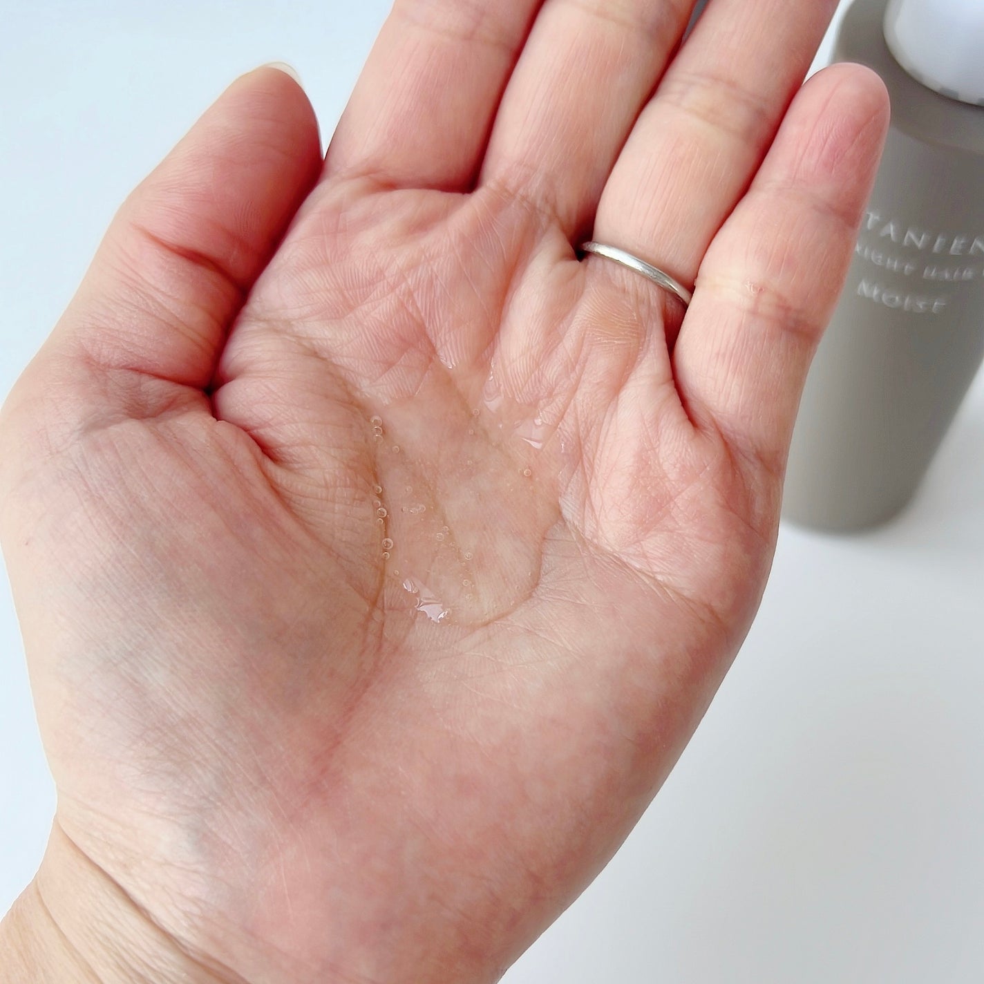 ボタニエンス ストレートヘアオイル モイスト/サンコール/ヘアオイルを使ったクチコミ(3枚目)