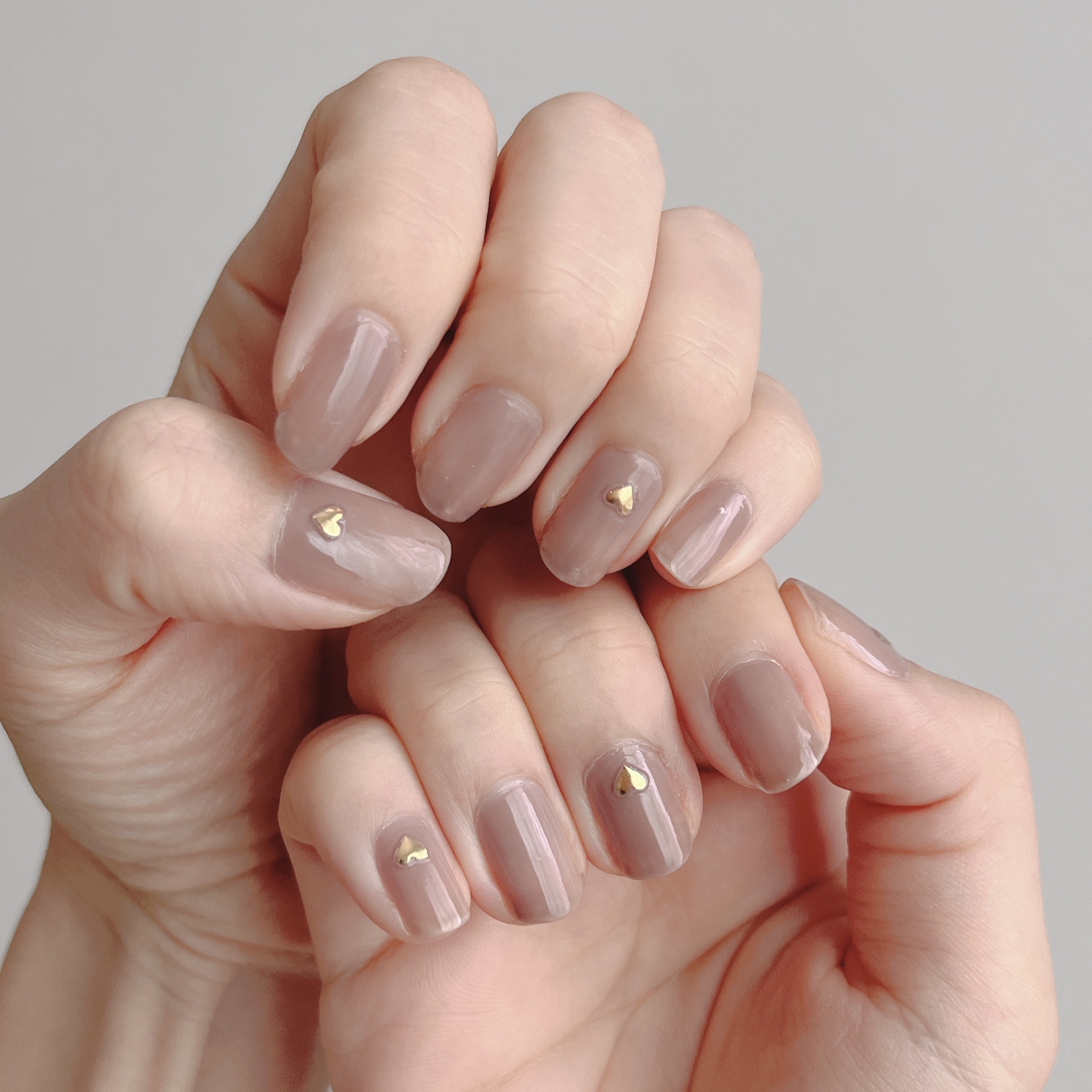 ムードペブルネイル 07 MAUVE SAND（モーブサンド）/rom&nd/マニキュアを使ったクチコミ（2枚目）