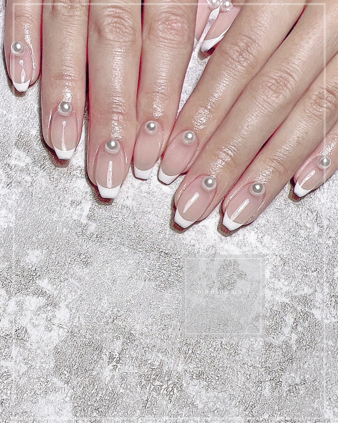 #フレンチネイル,#ネイル,#アートネイル,#パールネイル,#ミラーアートネイル,#フレンチネイル,#ワンホンネイル,#ミラーフレンチネイル,#ミラーネイル,#手書きアートネイル,#ミラーアートネイル,#パーツネイル,#綺麗めネイル,#オフィスネイル,#秋ネイル,#天王寺ネイル,#ネイルやり方ネイルのネイルデザイン