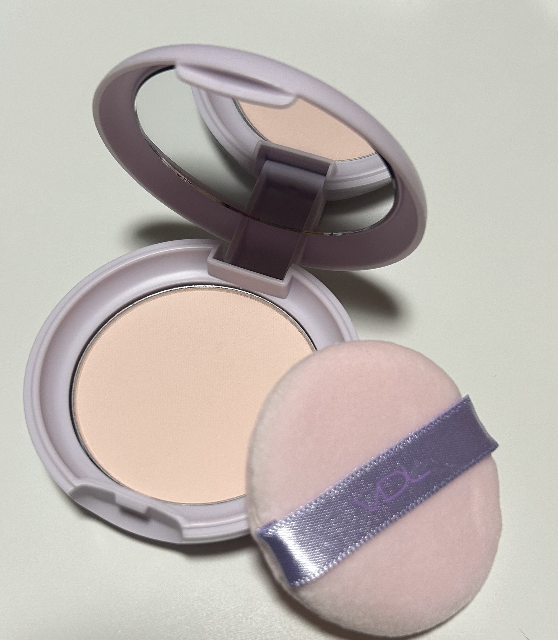 パーフェクティング シルキーフィット パウダー/VDL/プレストパウダーを使ったクチコミ（2枚目）