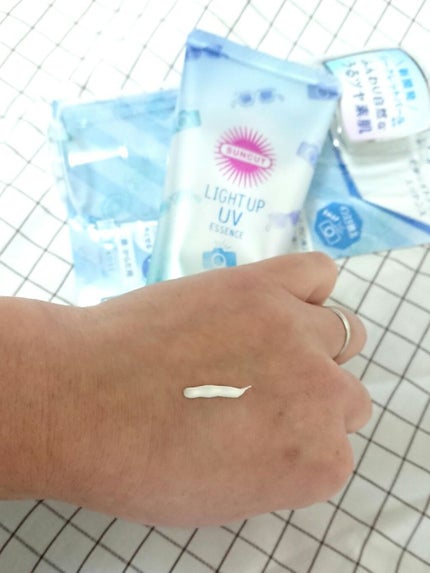 トーンアップUV エッセンス/サンカット®/日焼け止めローションを使ったクチコミ(5枚目)