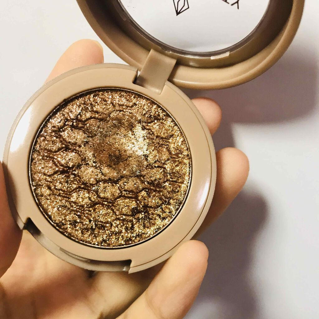 SUNSET CITY/HOLDLIVE/単色アイシャドウを使ったクチコミ（2枚目）