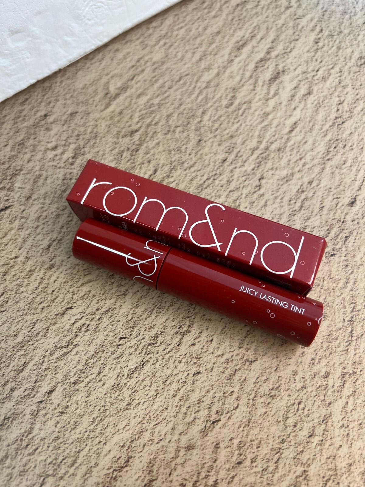ジューシーラスティングティント/rom&nd/リップティントを使ったクチコミ(1枚目)