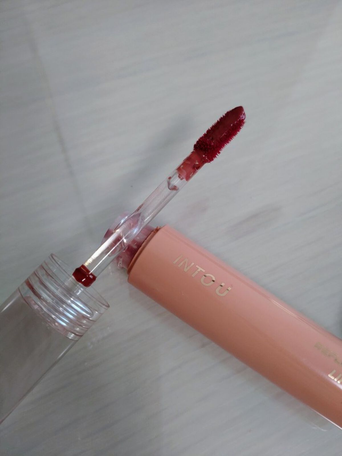 ウォーターリフレクティングリップティント/INTO U/リップティントを使ったクチコミ（2枚目）