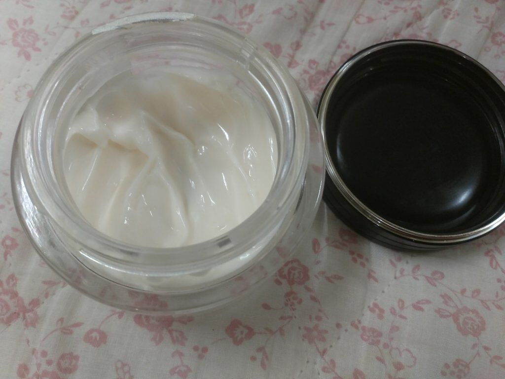 メゾン クリスチャン ディオール ジャスミン デ ザンジュ ボディ クリーム/Dior/ボディクリームを使ったクチコミ(3枚目)