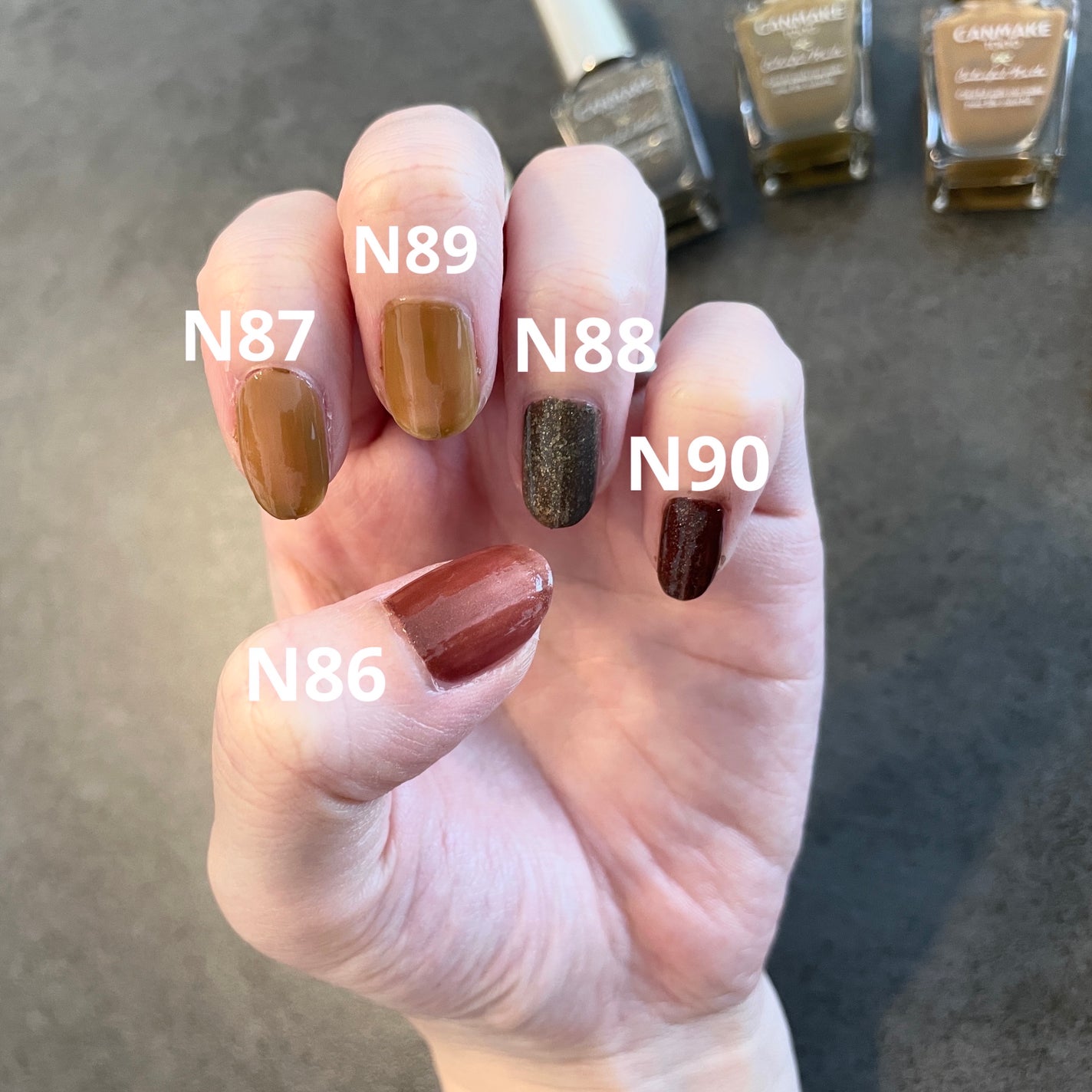 カラフルネイルズ/キャンメイク/マニキュアを使ったクチコミ(2枚目)