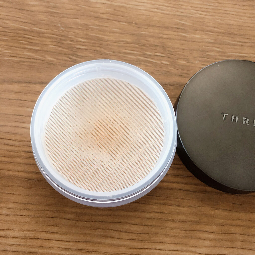 アドバンスドエシリアルスムースオペレーター ルースパウダー/THREE/ルースパウダーを使ったクチコミ（2枚目）