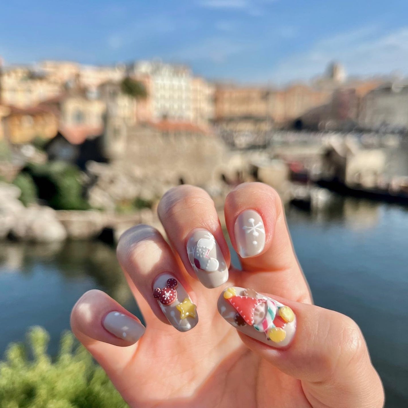 Haru on LIPS 「✢DISNEYNAIL✢5年振りのクリスマスディズニーに行くた..」(3枚目)