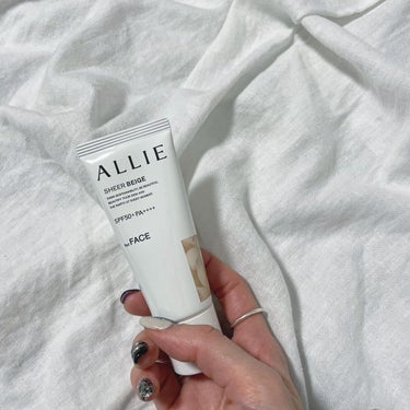 □ALLIE クロノビューティ
　カラーチューニングUV
( 03シアーベージュ )
.
内容　40g
価格　円(税込)
SPF 50+
PA ++++
.
✔︎ビーチフレンドリー処方
✔︎フリクション