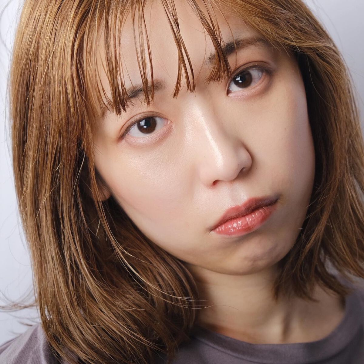 shin_usami on LIPS 「くすみピンクとトープブラウンで優しい陰影を。シェードを入れる時..」(2枚目)