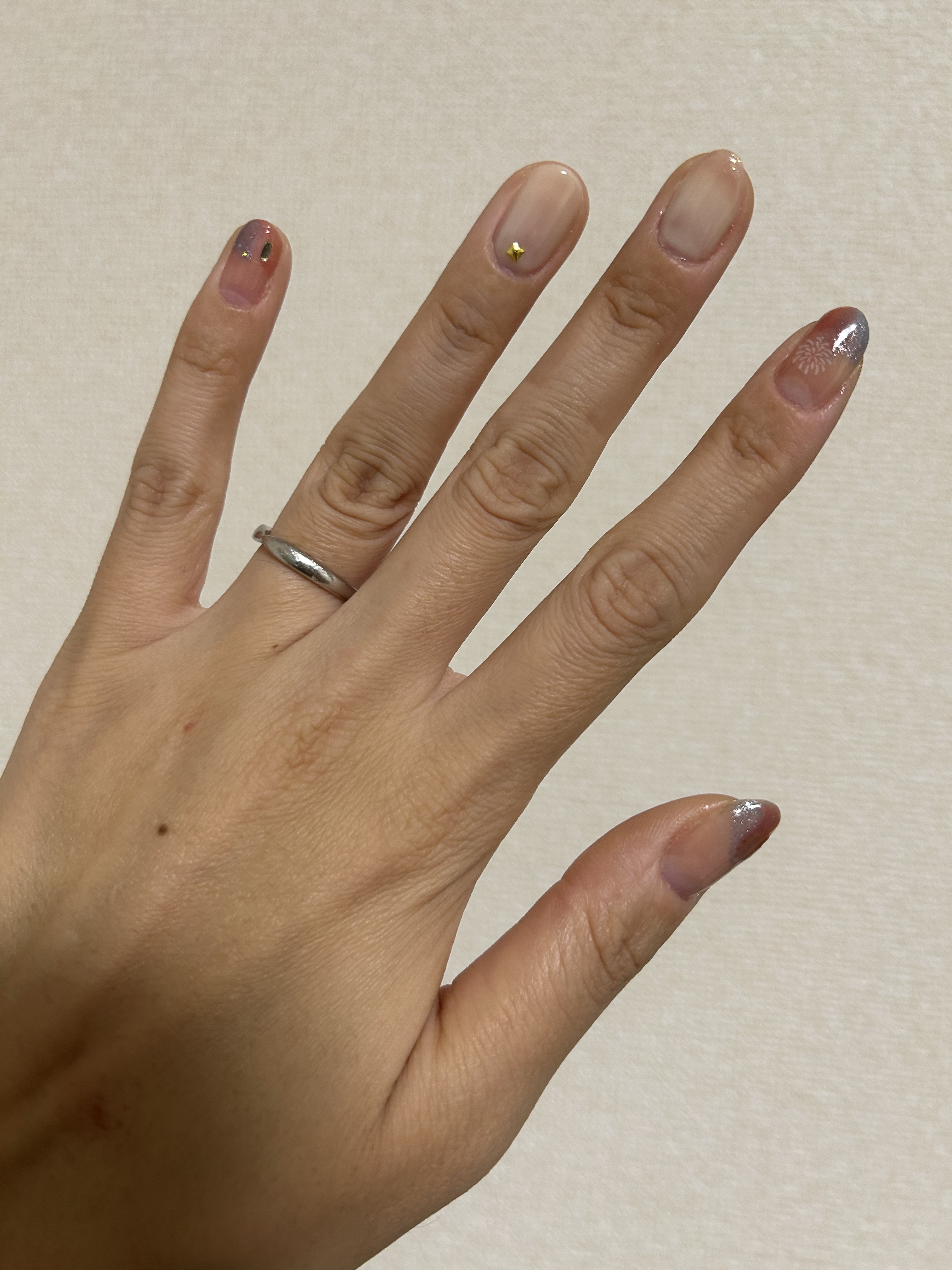 ミニネイル/パラドゥ/マニキュアを使ったクチコミ（2枚目）