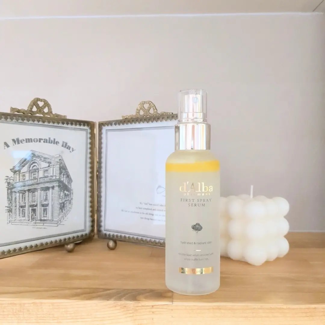 ホワイトトリュフファーストスプレーセラム⁡
d'Alba(ダルバ)⁡
⁡
トナー+ミスト+セラム+エッセンスが一度にまとめて手軽に保湿と弾力ケアができるミストです。⁡
⁡
セラムとオイルの二層レイヤリング⁡
4つの植物性ブレンディングオイル