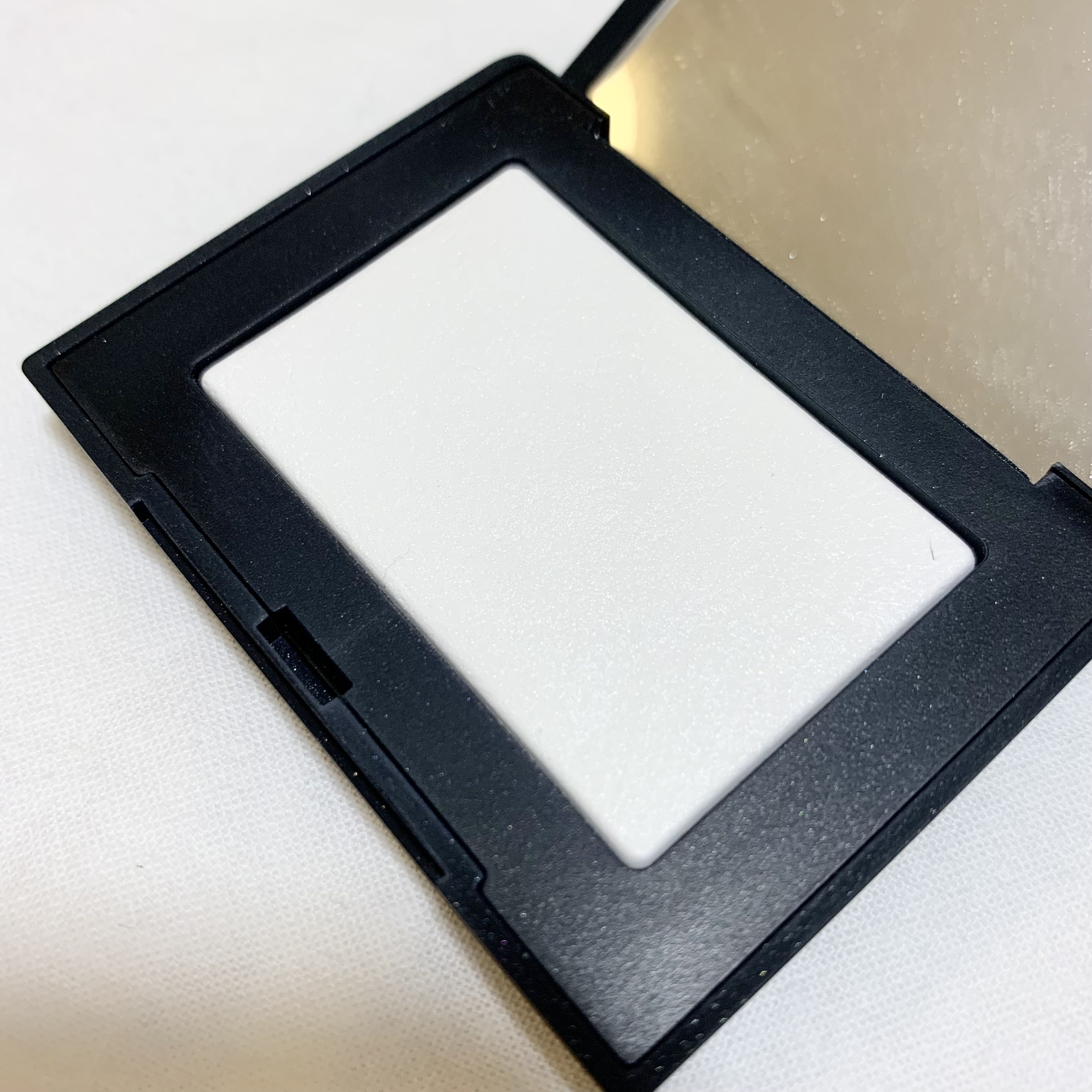 ライトリフレクティングセッティングパウダー　プレスト　N/NARS/プレストパウダーを使ったクチコミ（2枚目）