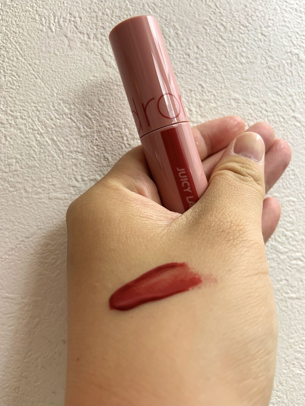 ジューシーラスティングティント/rom&nd/リップティントを使ったクチコミ（2枚目）