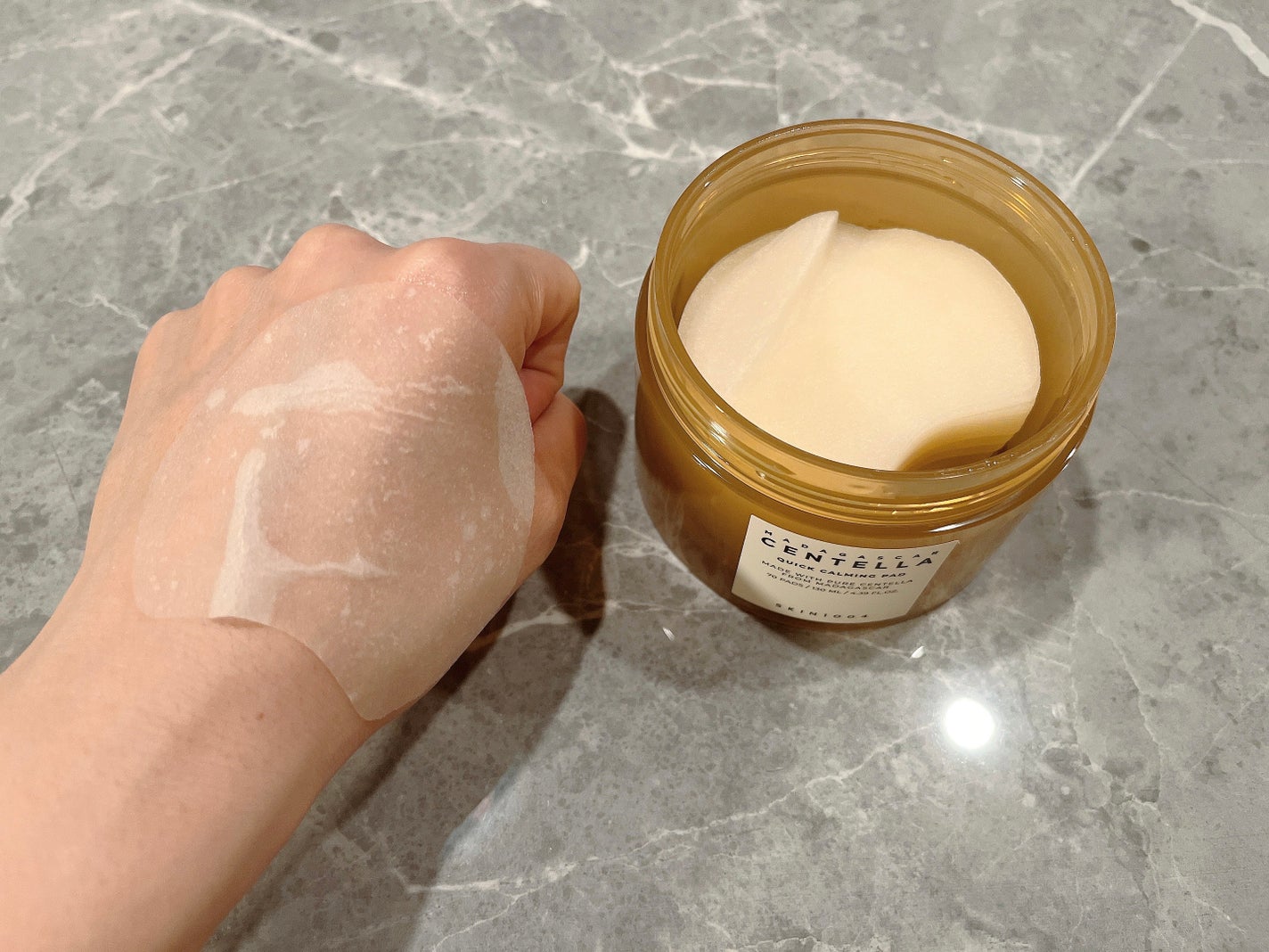 anela on LIPS 「使いやすくて保湿力バッチリ!パッドが美容成分にたっぷり浸かって..」(1枚目)