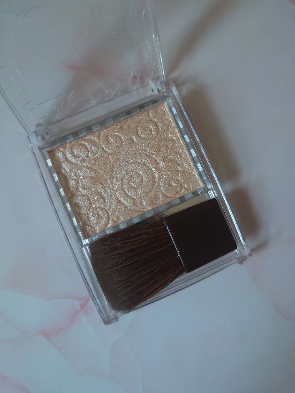 パールグロウハイライト 01 シャンパンベージュ/CEZANNE/パウダーハイライトを使ったクチコミ（2枚目）