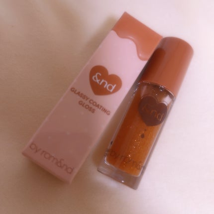 グラッシーコーティンググロス VD02 ココキャラメル/&nd by rom&nd/リップグロスを使ったクチコミ(1枚目)