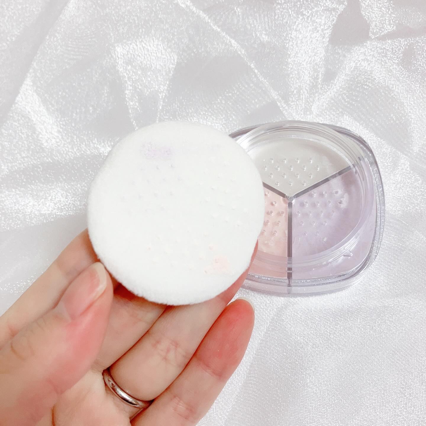 ステイフィクサーマルチカラーパウダー/wakemake/ルースパウダーを使ったクチコミ（3枚目）