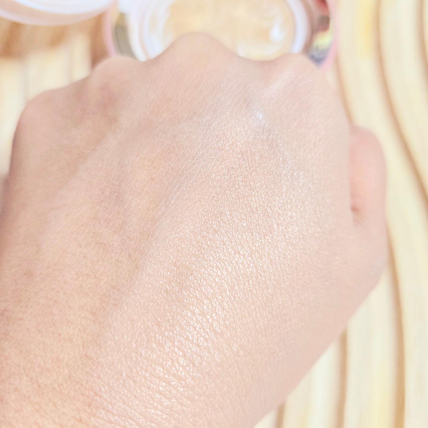 ヴェールヌーディ エッセンスパクトグロウ 20 オークル/AGE20’s/クリーム・エマルジョンファンデーションを使ったクチコミ（3枚目）