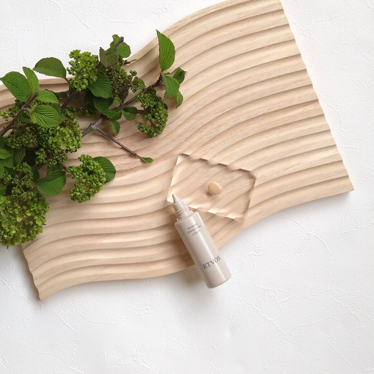 ミネラルフレッシュスキンリキッド/エトヴォス/リキッドファンデーションを使ったクチコミ（3枚目）