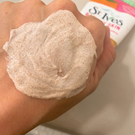 ラディアントスキン ピンクレモン&マンダリンオレンジスクラブ/St. Ives Laboratories (海外)/スクラブ・ゴマージュを使ったクチコミ(4枚目)