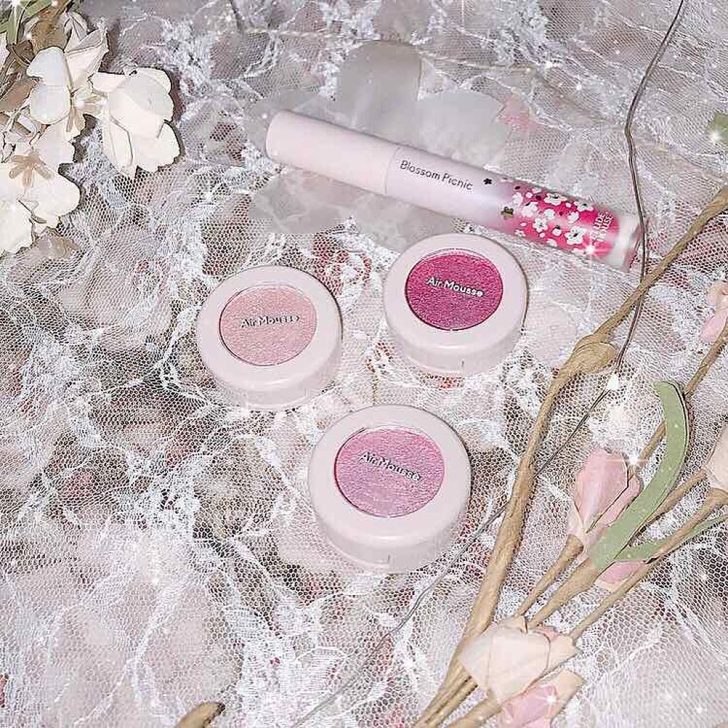 春の訪れはコスメから。“桜コスメ”で季節感のあるメイクを♡のサムネイル