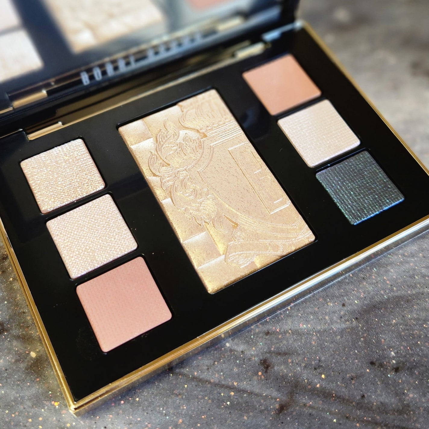 ムーンストーン グロウ リュクス アイ & チーク パレット/BOBBI BROWN/アイシャドウパレットを使ったクチコミ(2枚目)