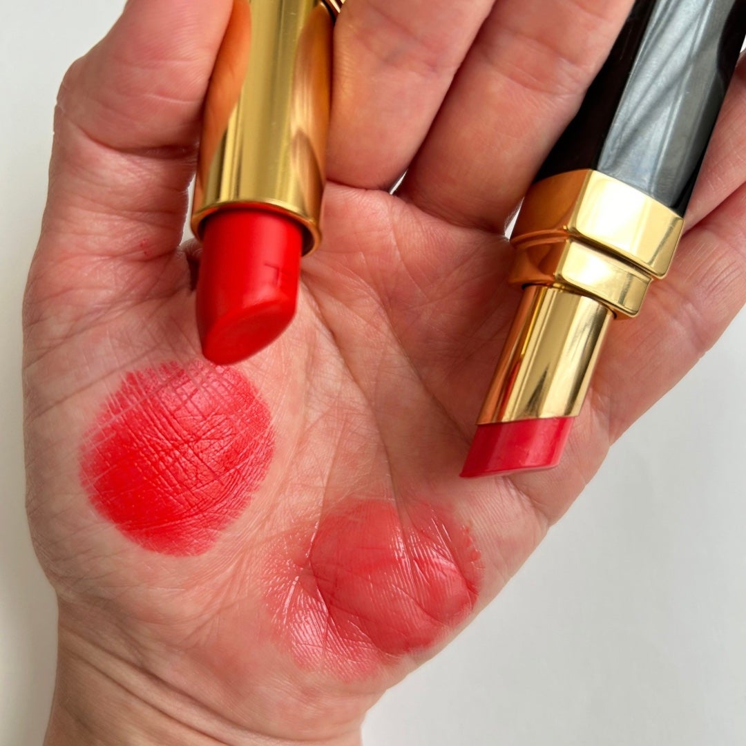 HIROMI アラフォーコスメ on LIPS 「【デニムの日に付けたい!イエベ春の赤リップ💄】カジュアルな服装..」(3枚目)