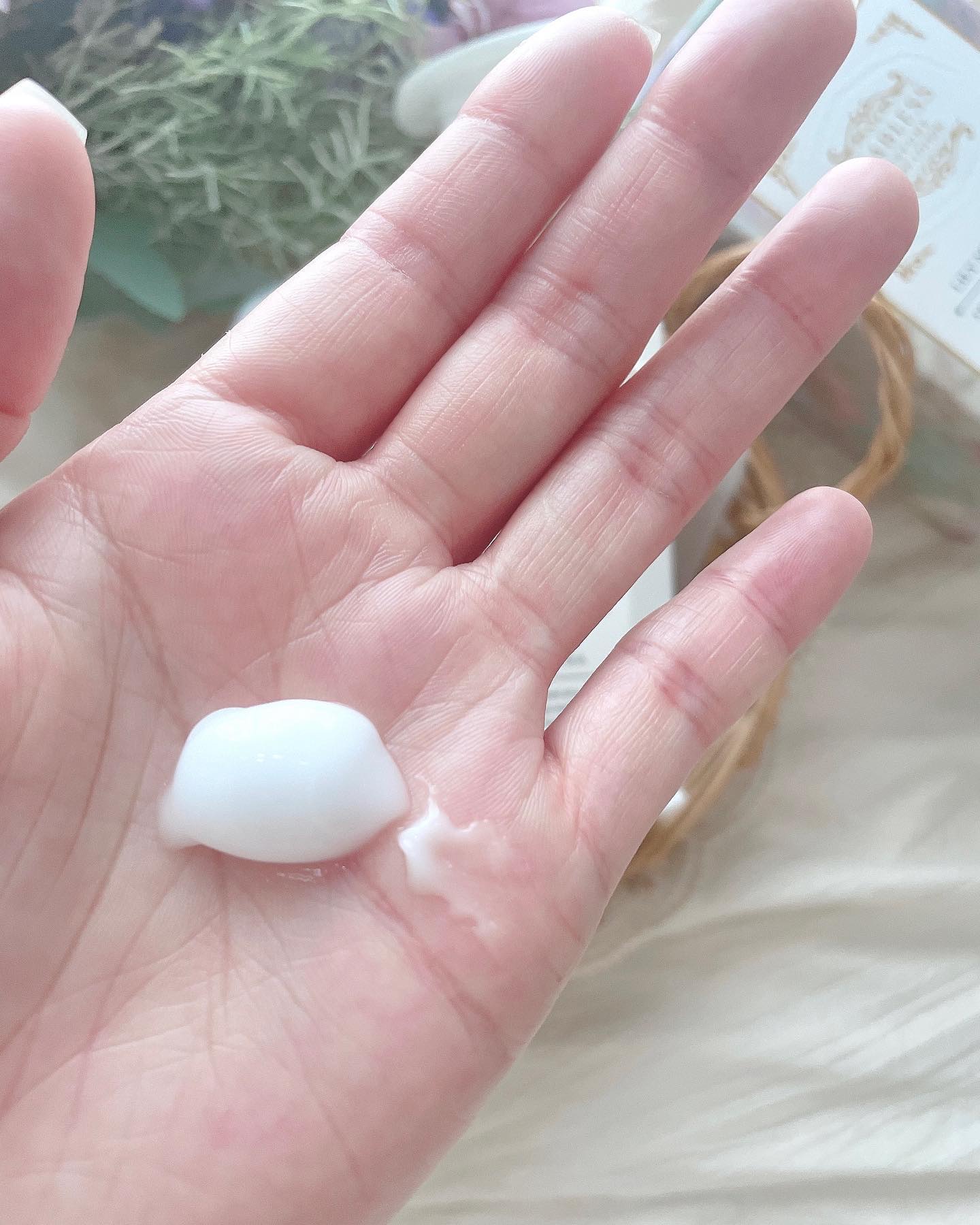 パフュームボディローション リリィムスクホワイトティー/TEABLESS/ボディローションを使ったクチコミ（2枚目）