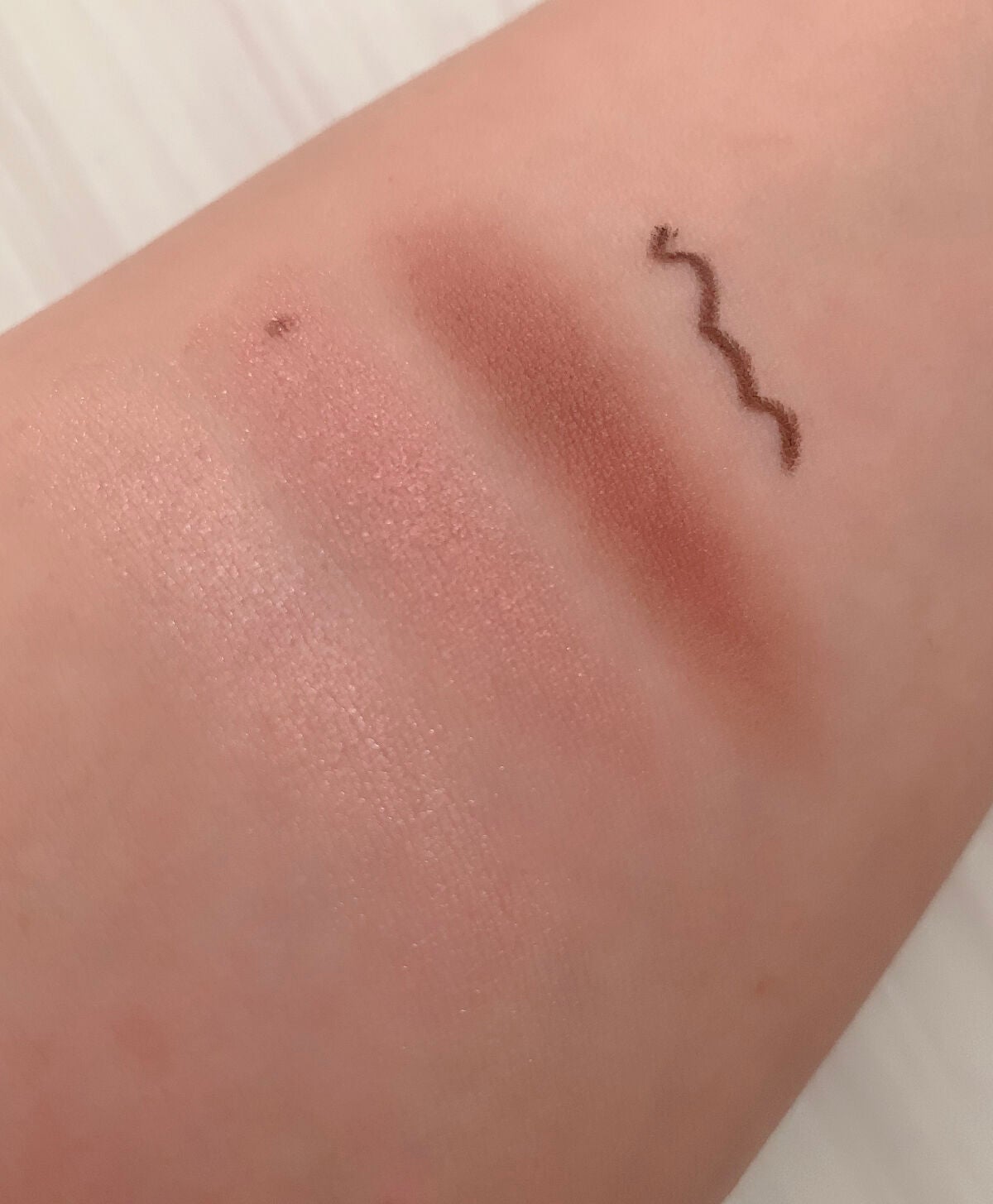 トーンアップアイシャドウ/CEZANNE/アイシャドウパレットを使ったクチコミ(4枚目)