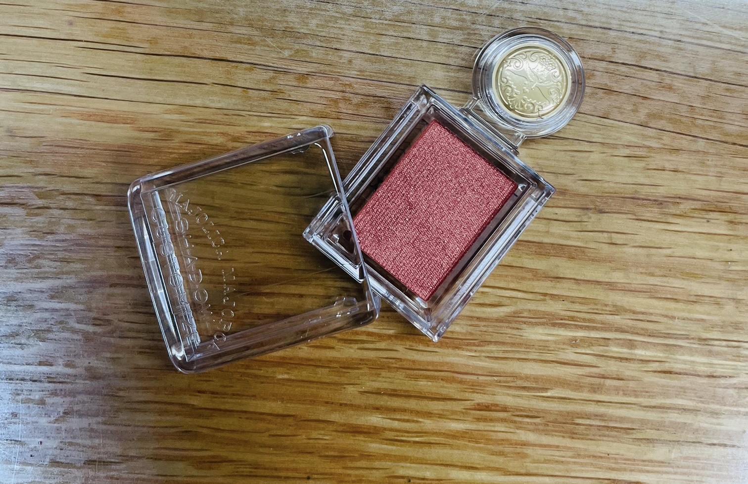 シャドーカスタマイズ/MAJOLICA MAJORCA/単色アイシャドウを使ったクチコミ（1枚目）