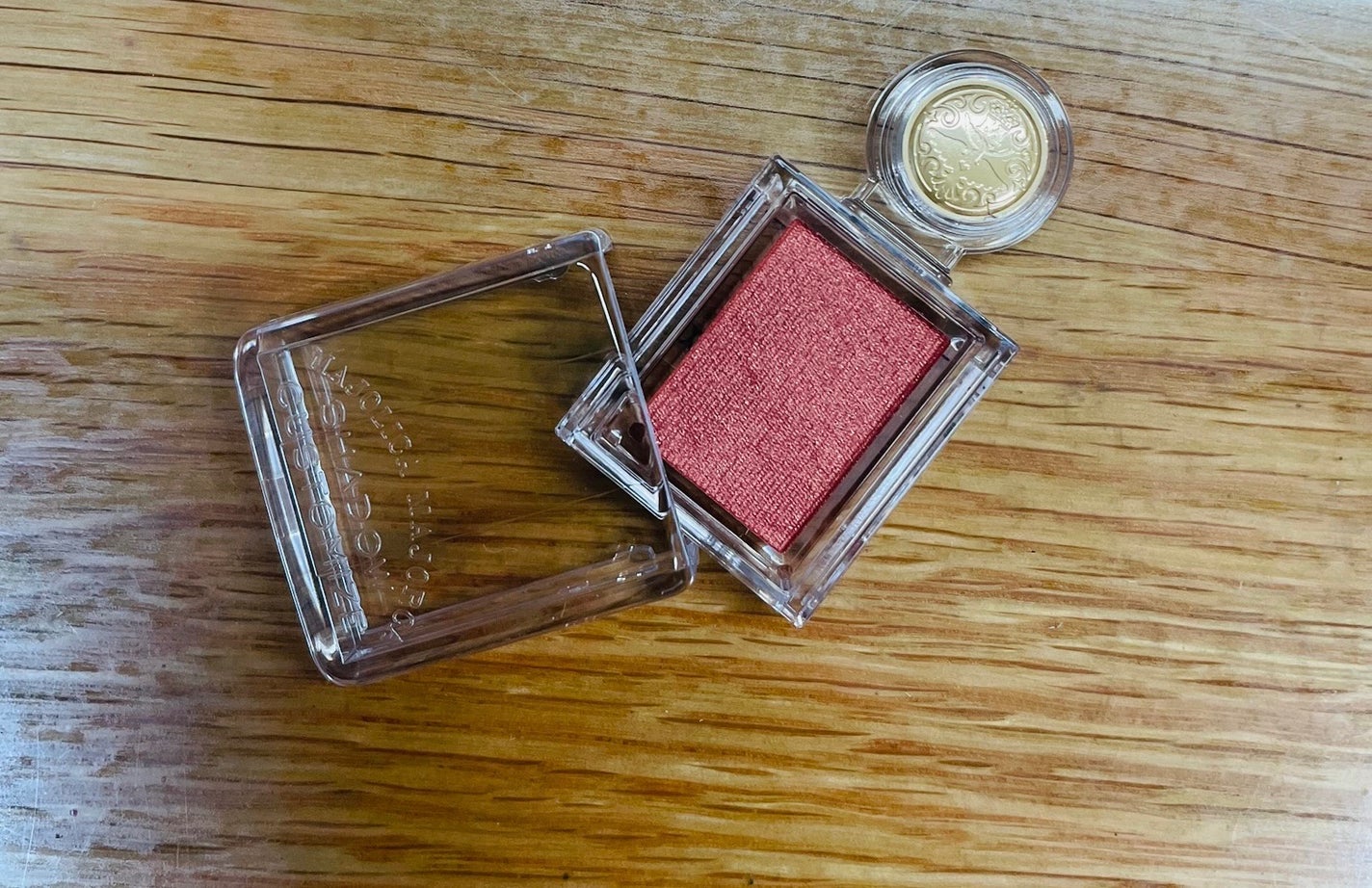 シャドーカスタマイズ/MAJOLICA MAJORCA/単色アイシャドウを使ったクチコミ(1枚目)