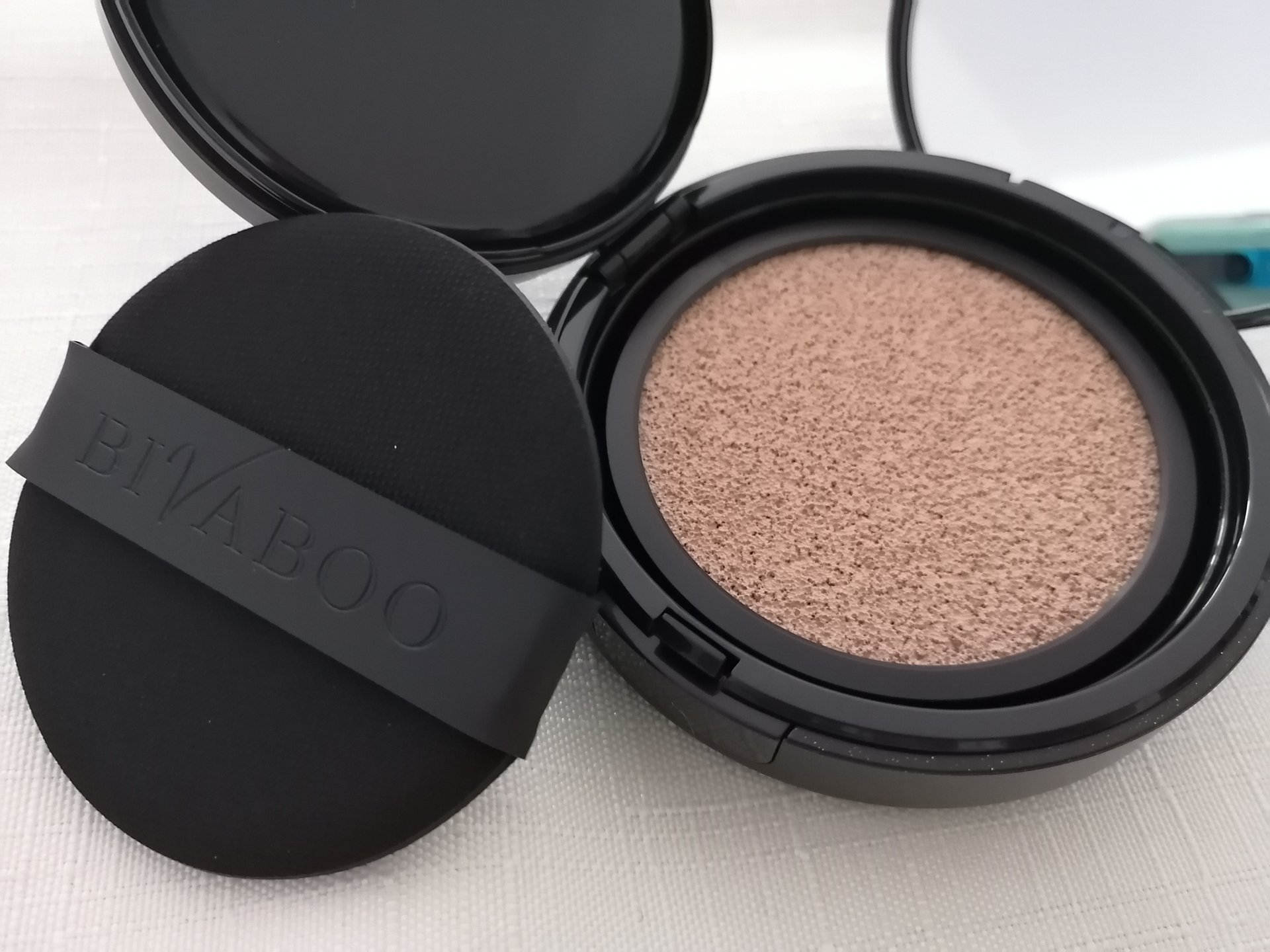 ベルベットジュエルクッション/BIVABOO/クッションファンデーションを使ったクチコミ（2枚目）