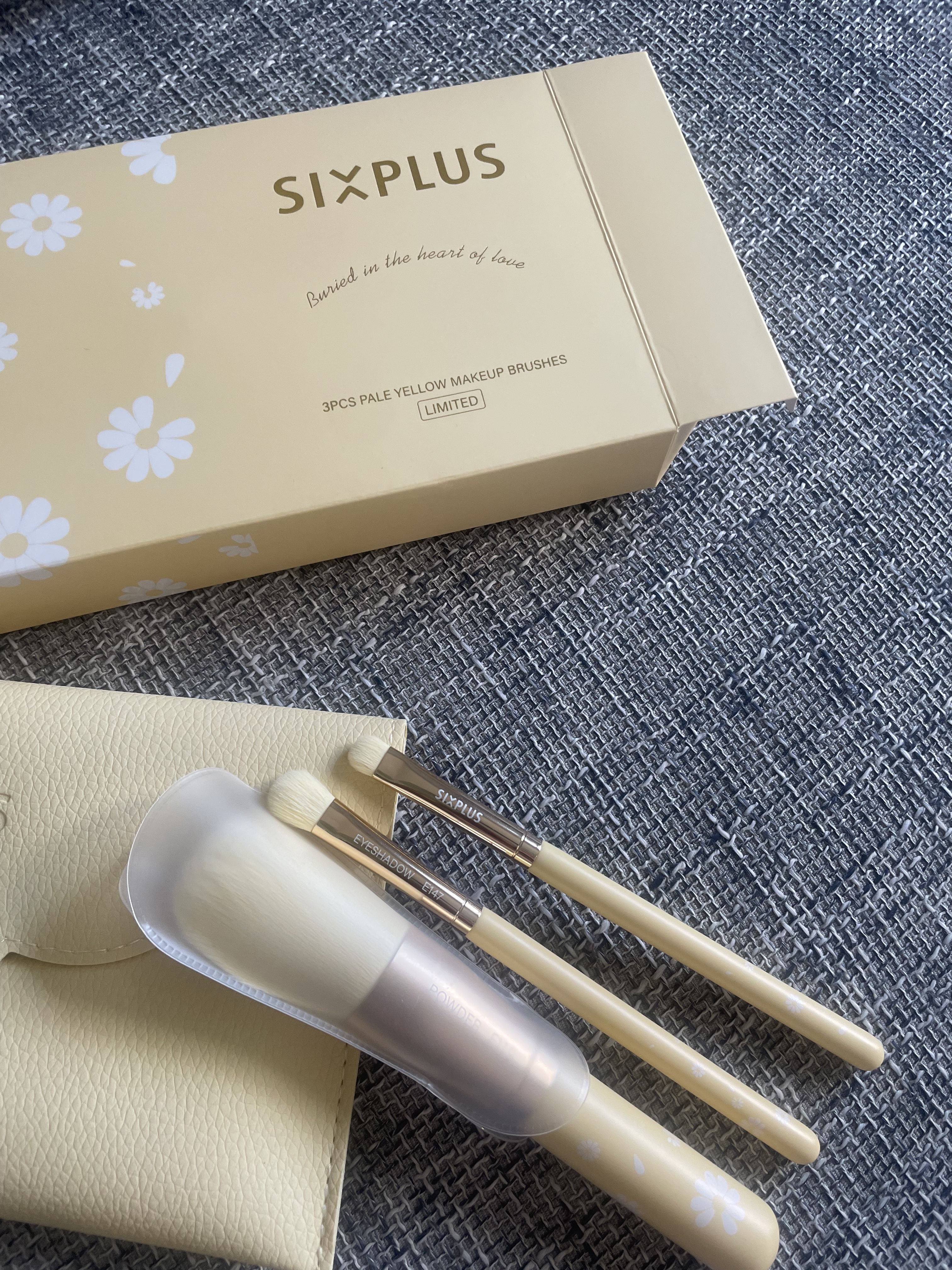 SIXPLUS ペイルイエローメイクブラシ３本セット -Daisyシリーズ/SIXPLUS/メイクブラシを使ったクチコミ（3枚目）