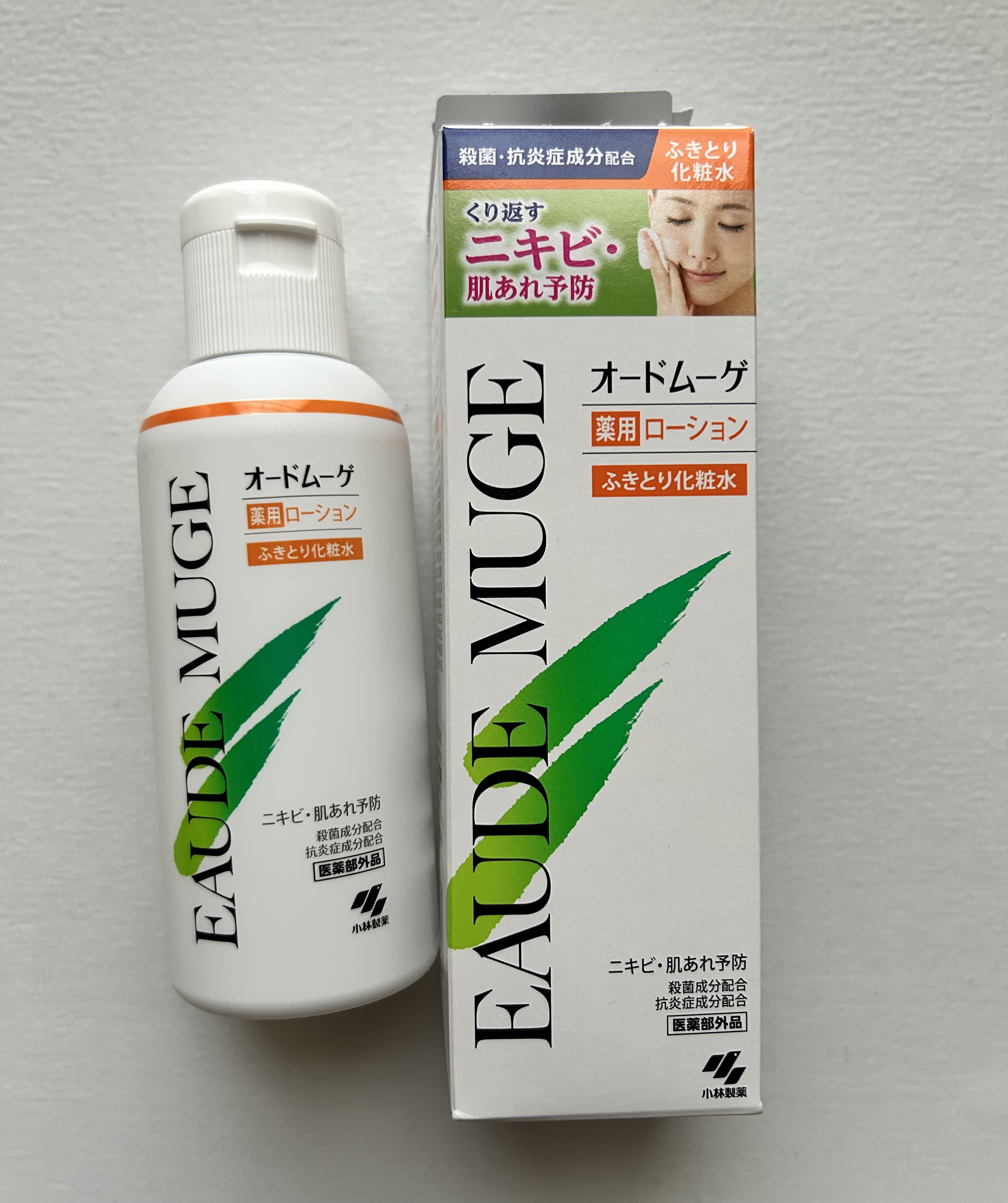 小林製薬 『 #オードムーゲ 』
拭き取り化粧水🫧


殺菌・抗炎症成分配合で  #ニキビ予防
コットンで優しく拭き取ります！


思春期ニキビ、ホルモンバランスの乱れによる
大人ニキビにも☝🏻


感想：エタノール配合で独特な臭いあり