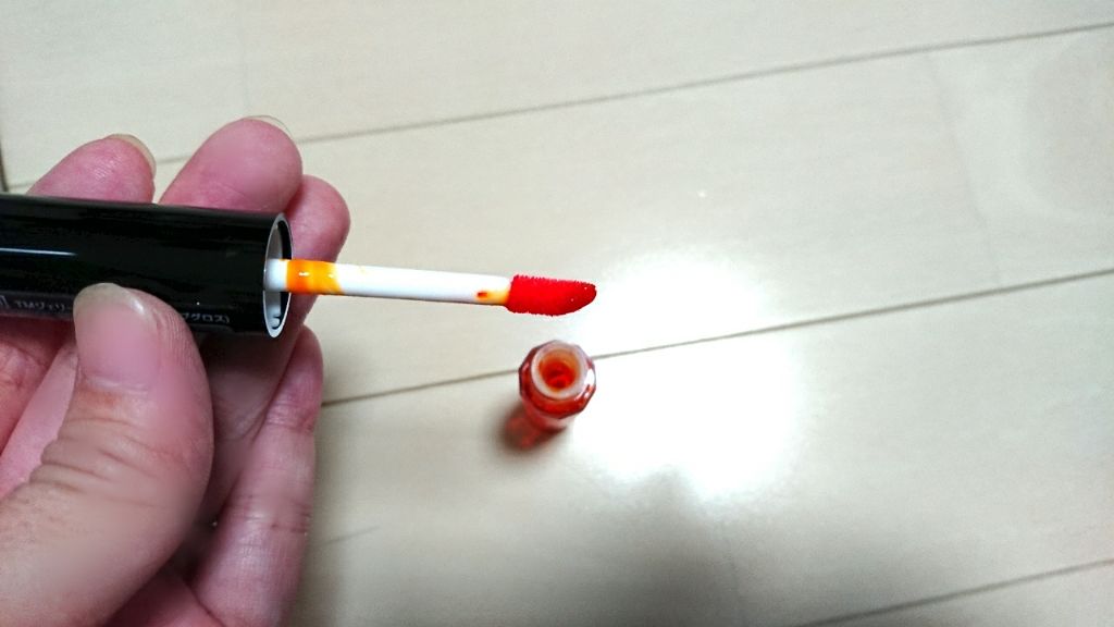 セリア ジェリーリップティントのクチコミ「
夏なので、オレンジリップが欲しい！！
と思ってたんですけど、探しても
あんまりオレンジ主張強.....」（2枚目）