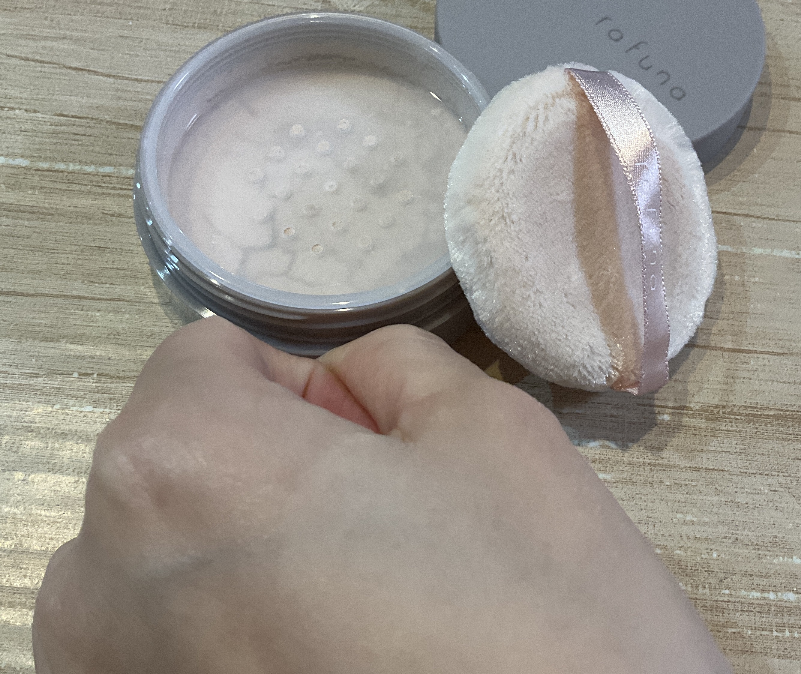 ホワイトニングシアルースパウダー/rafuna/ルースパウダーを使ったクチコミ（1枚目）